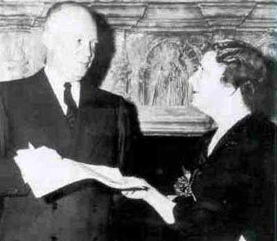 Florence Corliss Lamont gives deed to the Lamont property “Torrey Cliff” to Columbia University President Dwight Eisenhower, 1949. 