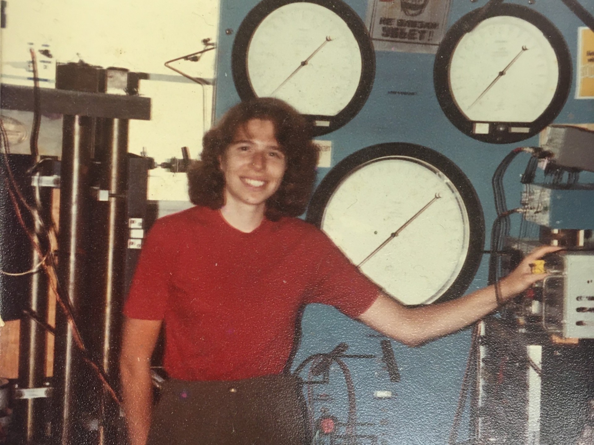 Laurie Riesberg in the lab before she went into geochemistry (>1975).