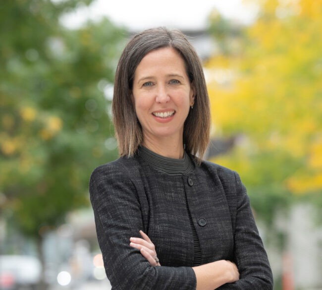 A head shot of Alexis Abramson
