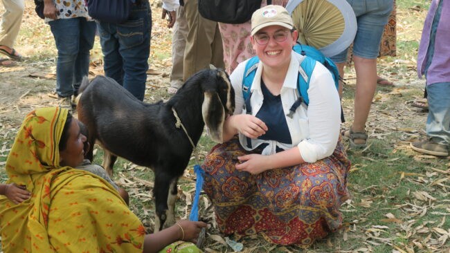 1.4ElizabethGoat 650x366.jpg