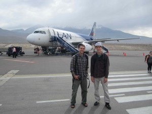 Kurt and Matt at Arequipa airport with Nevado Chachani behind1 300x225.jpg