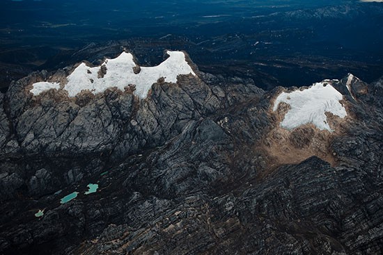 Glaciers atop Puncak Jaya, about to be sampled (David Christenson/Freeport McMoRan)
