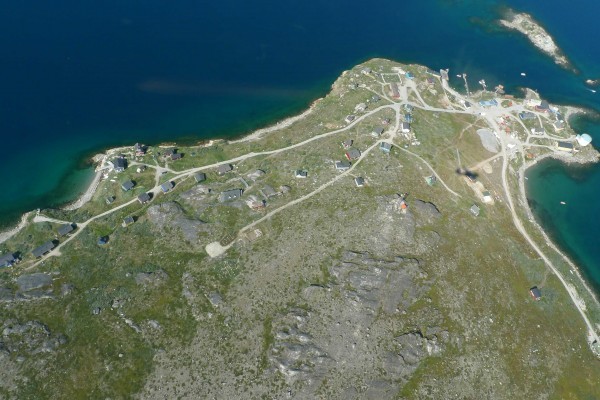 Small fishing village along the edge of a fjord in southwestern Greenland. (Photo M. Turrin)