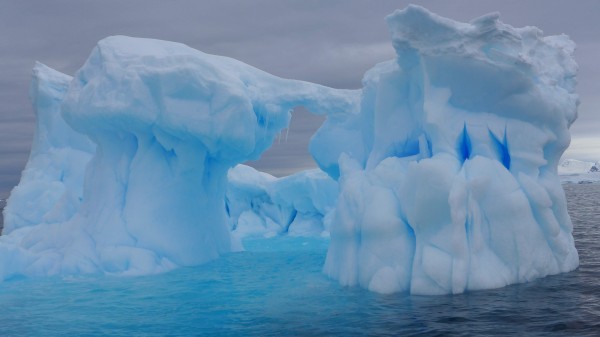 The color of the ice is a turquoise blue that seems unearthly. (Photo M Turrin)