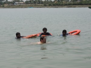 With limited tube wells to test, the group returned to the ship early and had a swim break.