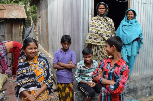Some 35,000 residents in Araihazar, including members of this family, are enrolled in "HEALS" -- the Health Effects of Arsenic Longitudinal Study, which tracks chronic diseases and other problems to better understand the impact of arsenic poisoning. Photo: David Funkhouser