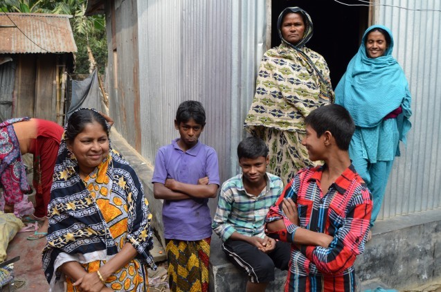 Some 35,000 residents in Araihazar, including members of this family, are enrolled in &quot;HEALS&quot; -- the Health Effects of Arsenic Longitudinal Study, which tracks chronic diseases and other problems to better understand the impact of arsenic poisoning. Photo: David Funkhouser