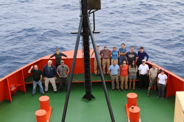 The scientific crew onboard of the Nathaniel B. Palmer during DoMORE2 (Photo: L. St. Laurent)