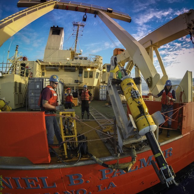Deploying a VMP from the Nathaniel B. Palmer. (Photo: S. Whelan)
