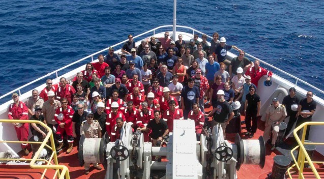 The crew and scientists of Expedition 361. Photo: Tim Fulton/IODP