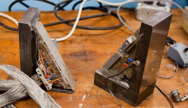 Testing how rocks behave under stress in the Rock Mechanics Lab at Lamont. Photo: A.J. Wilhelm