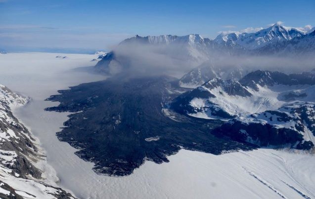 A pilot captured this image of the landslide in Glacier Bay National Park that Columbia University scientists had detected from seismic waves. Photo: Paul Swanstrom/Mountain Flying Service.