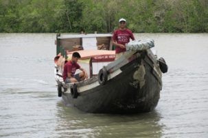 3.5SalamBoat 303x202.jpg