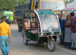 2.13autorickshaw 303x221.jpg