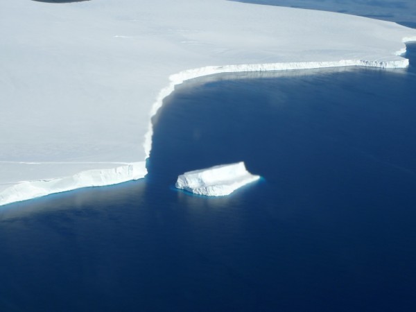 edge of ice shelf 600x450.jpg