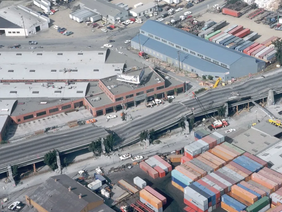 Aerial view of collapsed sections of the Cypress Street viaduct of Interstate Highway 880 in Oakland, California, damaged as a result of the magnitude 6.9 Loma Prieta earthquake on October 17, 1989. Credit: USGS