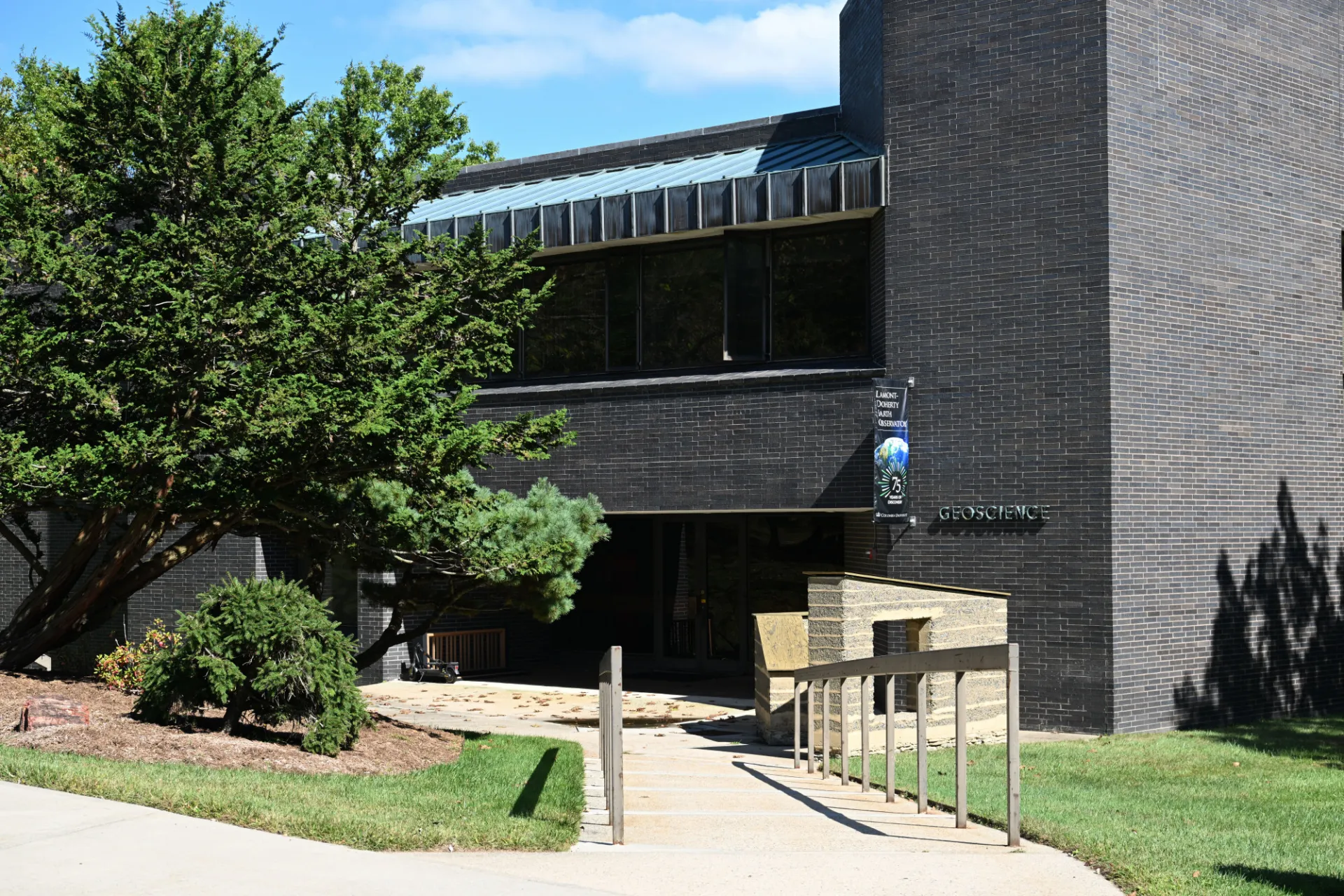 Geoscience Building. Credit: Eileen Barroso