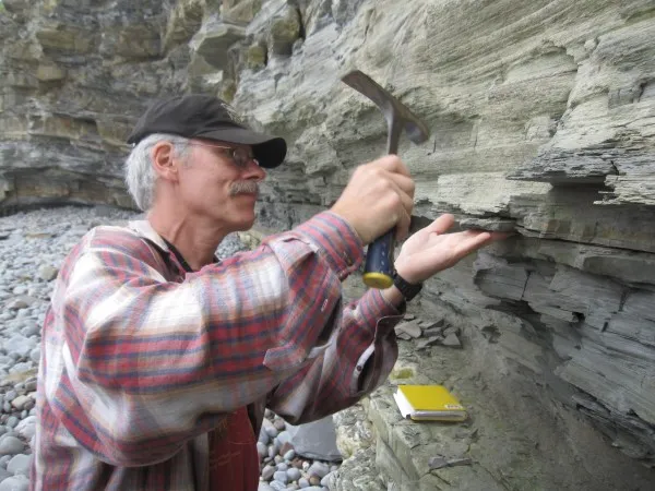 Paul Olsen is a geologist and paleontologist at Columbia Climate School’s Lamont-Doherty Earth Observatory. Credit: Kevin Krajick/Columbia Climate School