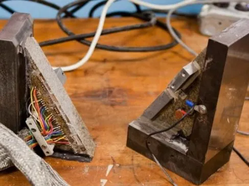 Testing how rocks behave under stress in the Rock Mechanics Lab at Lamont. Credit: A.J. Wilhelm