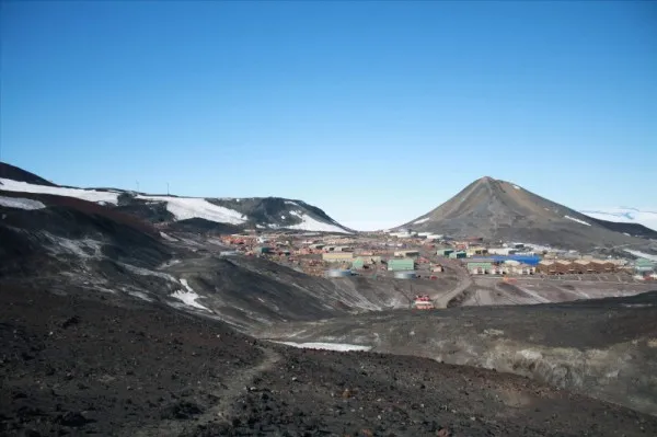 mcmurdo 800by533 600x399.jpg