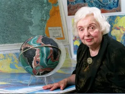 Marie Tharp 1200x800 400x300.jpg