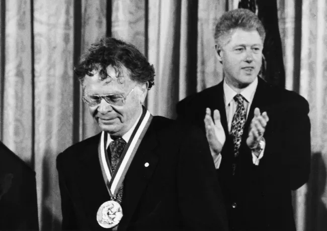 Wallace Broecker receiving the National Medal of Science from President Bill Clinton in 1996.