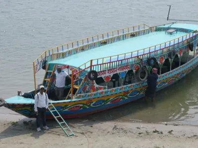 1.3KM Boat 1 400x300.jpg
