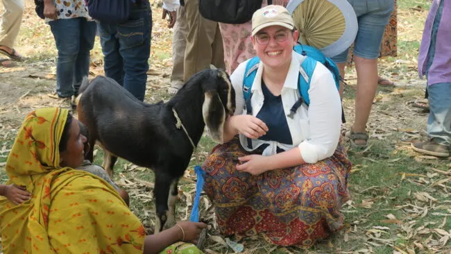 1.4ElizabethGoat 650x366.jpg