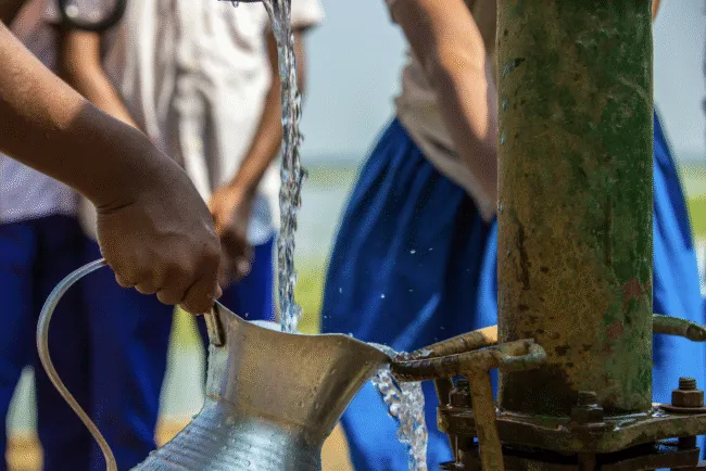 bangladesh well water 650x434.png