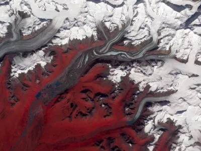 Sustina Glacier 400x300.jpg