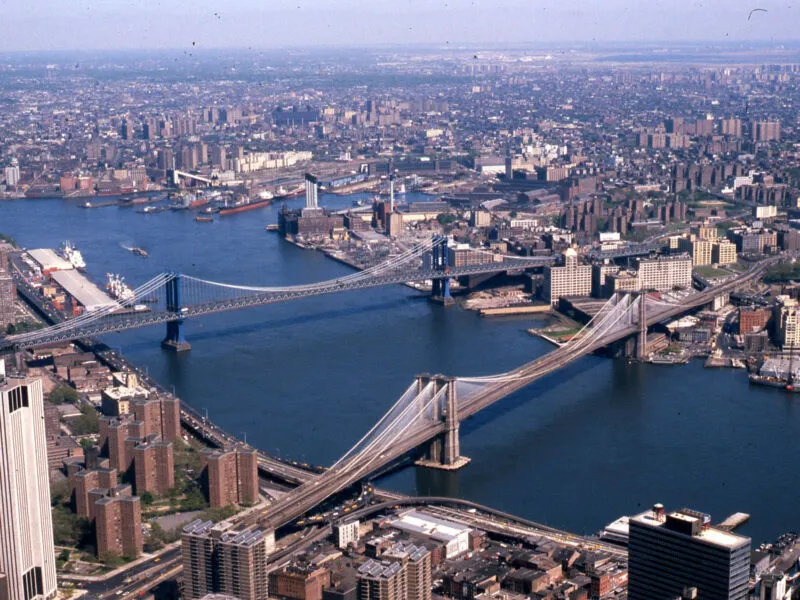 Manhattan And Brooklyn Bridges On The East River New York City 1981 800x600.jpeg