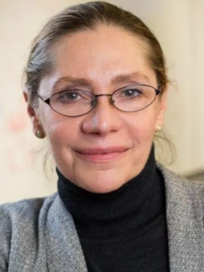 Renata Wentzcovitch 3x4.png