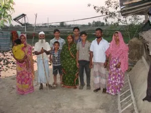 familypose1 300x225.jpg