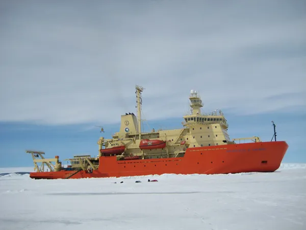 scientists on ice