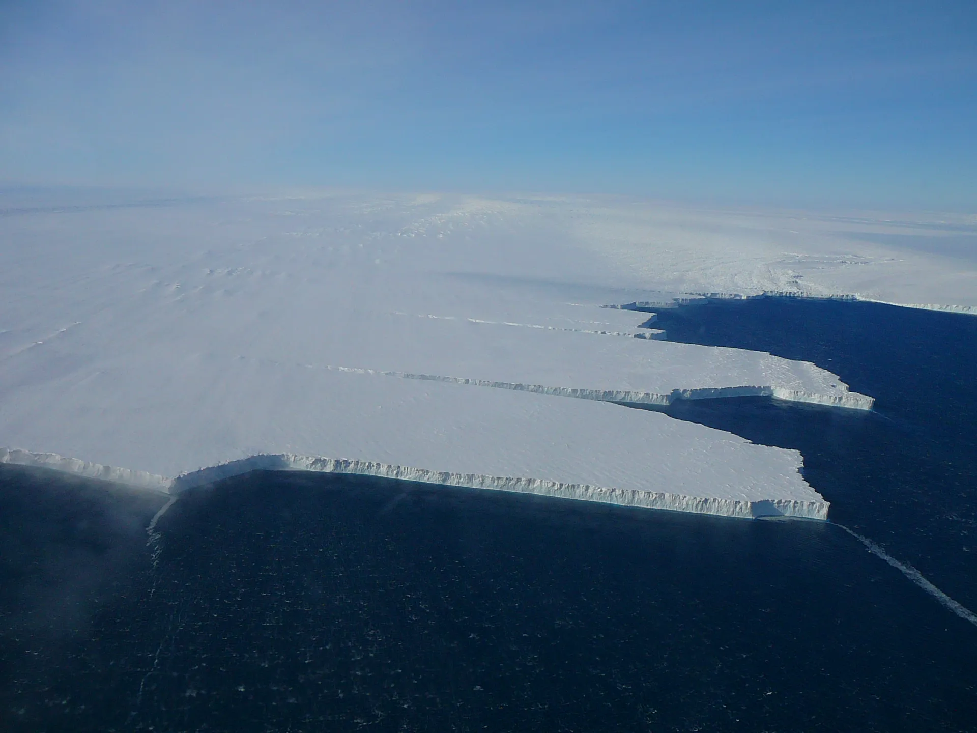 monitoring antarctica%e2%80%99s changing glaciers %e2%80%93 no longer like watching paint dry