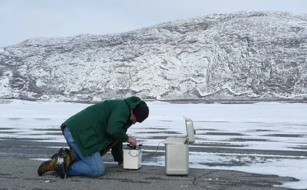Gravimeter tie in