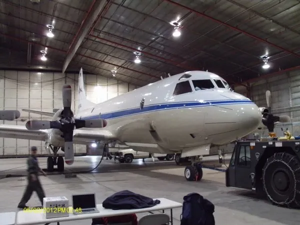plane hangar thule 2 600x450.jpg