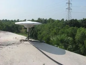 COMLAntenna 300x225.jpg
