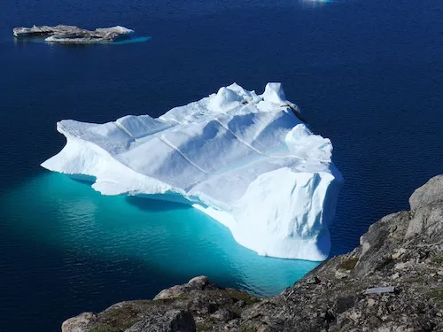 Looking down on the bay from atop the western end of Kullorsuaq. (Photo M. Turrin) 