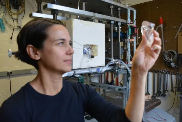 viewing melting glaciers via microscope and moving images