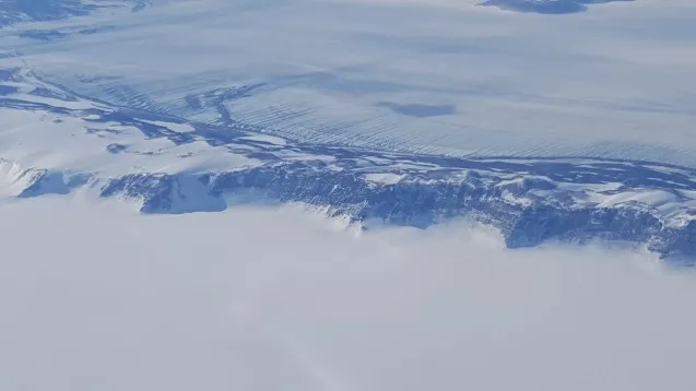 Crossing the Transantarctic Mountains on the flight to South Pole. (Photo N. Brady) 