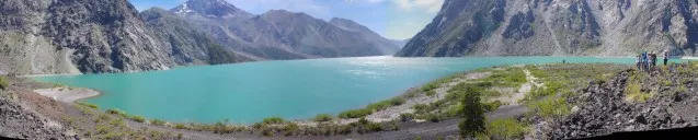 Laguna Invernada, with plutonic intrusion on the left, and Cerro Azul (cone-shaped and with a little snow) in the back. Photo: Einat Lev