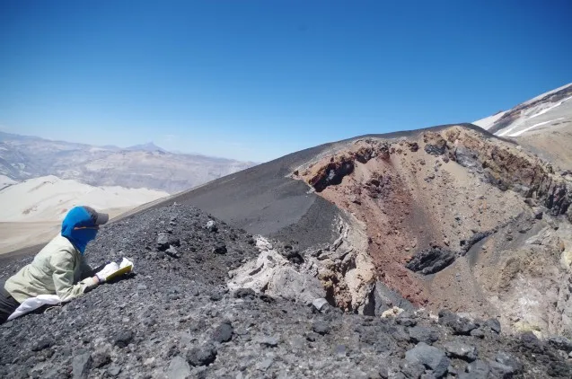 Looking into the volcanic vent of Quizapu