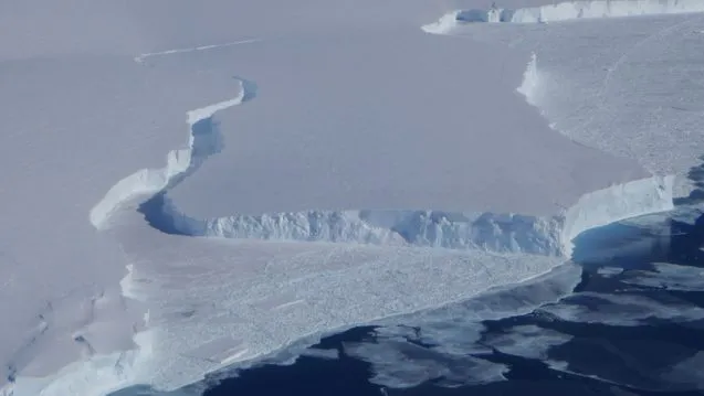 Break in Ice Shelf