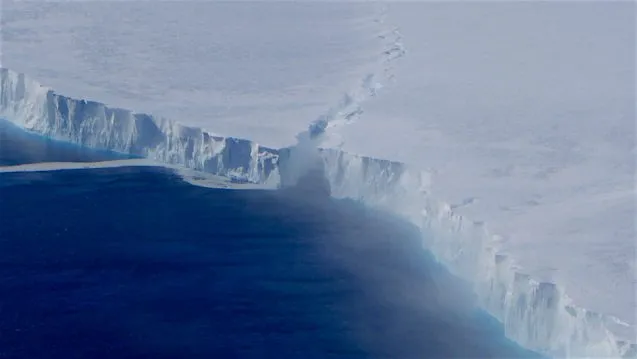 The Pine Island Glacier crack extending back into the glacier. (Photo M. Turrin)
