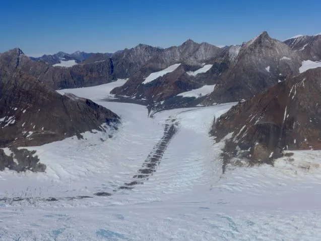Glacier on the Antarctic Peninsula moving. (Photo M. Turrin) 