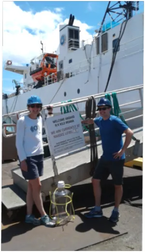 Loading the R/V Kilo Moana