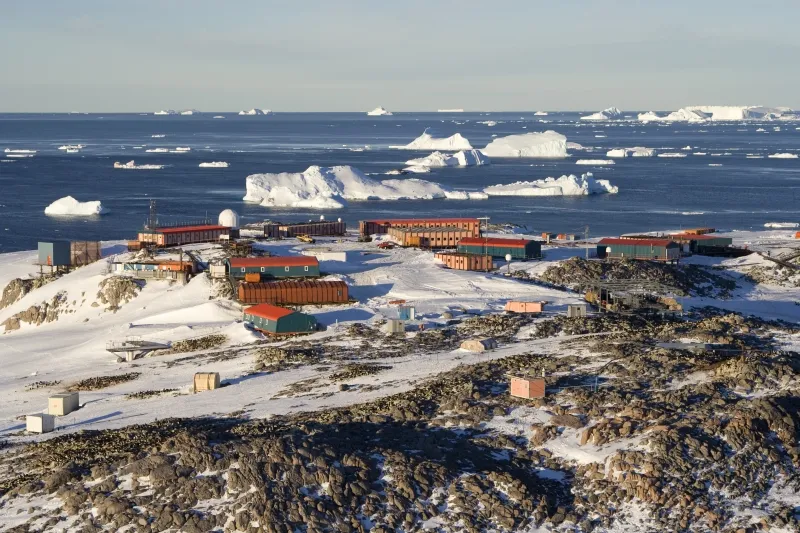 whats a few days delay when preparing to visit a 33 million year old ice sheet
