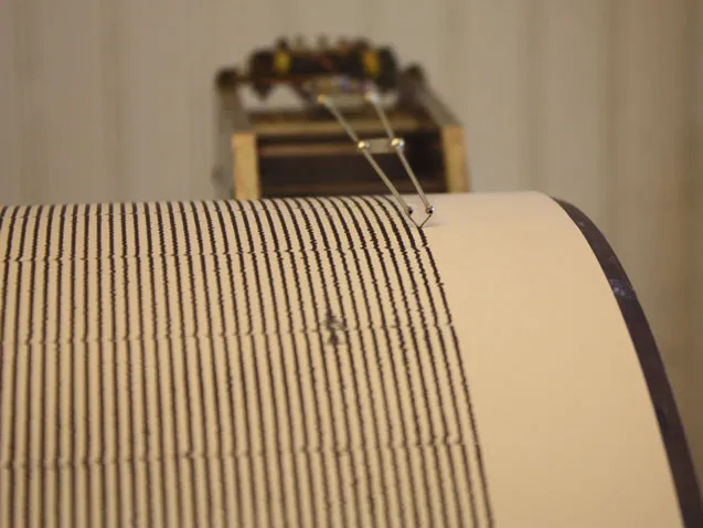 seismic sensors record hurricane intensity