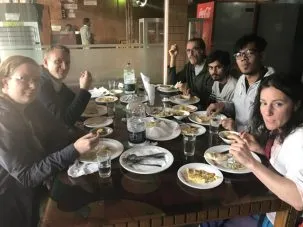 5breakfast 303x227.jpg